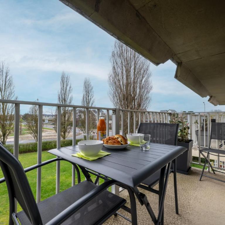 Le Ptit Charmant - 1km de la Plage - Two-Bedroom Apartment - 2
