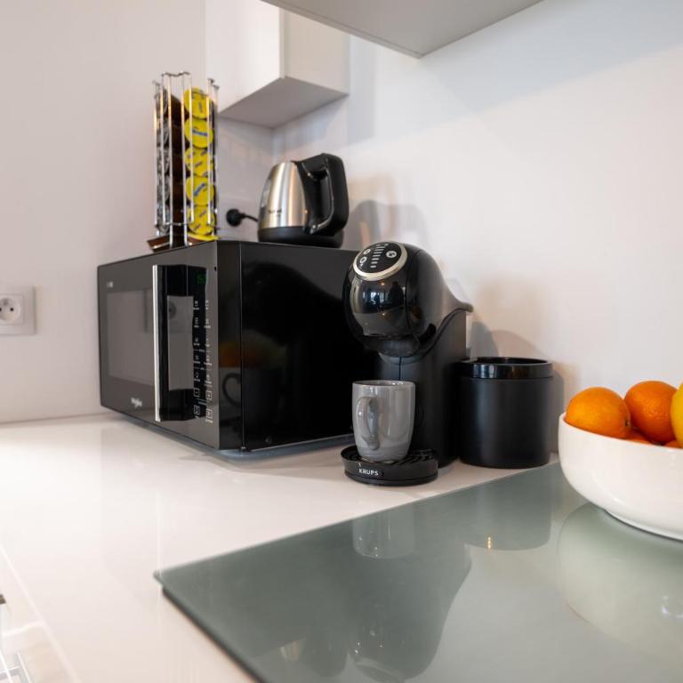 Le Ptit Charmant - 1km de la Plage - Two-Bedroom Apartment - 11