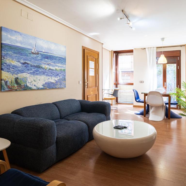 Luminoso, pleno Madrid - Two-Bedroom Apartment - 2