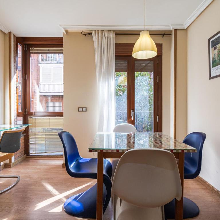 Luminoso, pleno Madrid - Two-Bedroom Apartment - 8