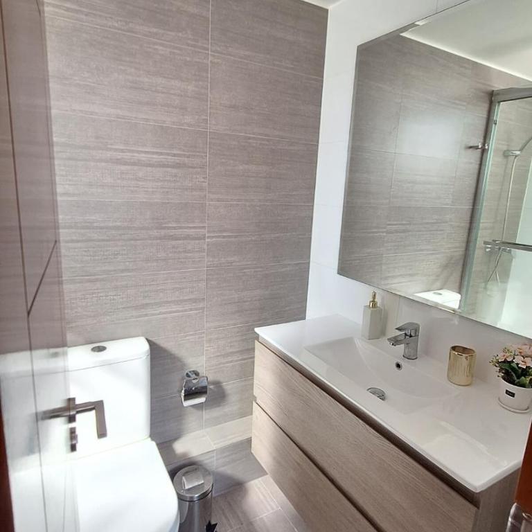 Oceanfront apartment in Cavancha 1 district - One-Bedroom Apartment - 17