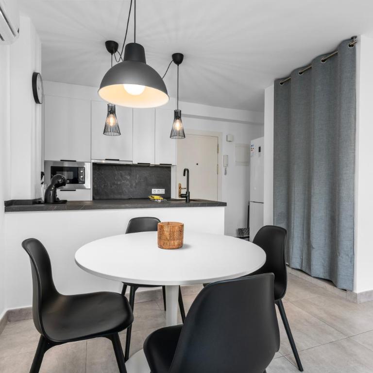 Renovated Studio Marbella Center Beach within walking distance - Apartamento de 1 dormitorio - 5