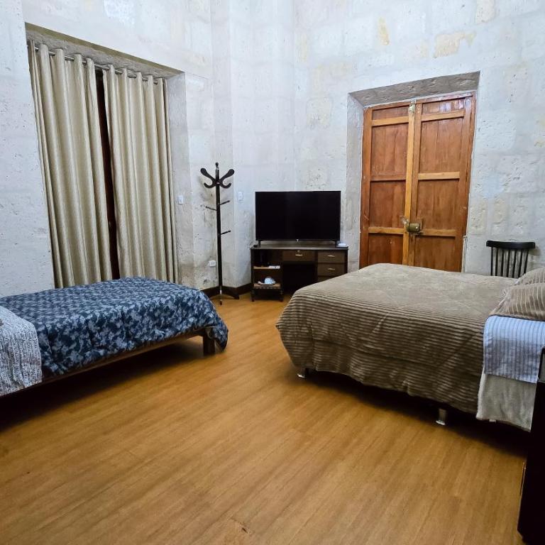 Casa El Errante - Deluxe Queen Room with Two Queen Beds - 2