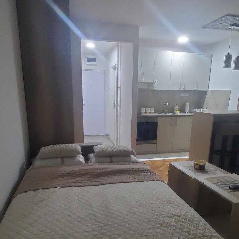 Studio Inn "next to Delta Planet" - Studio Apartman - 6