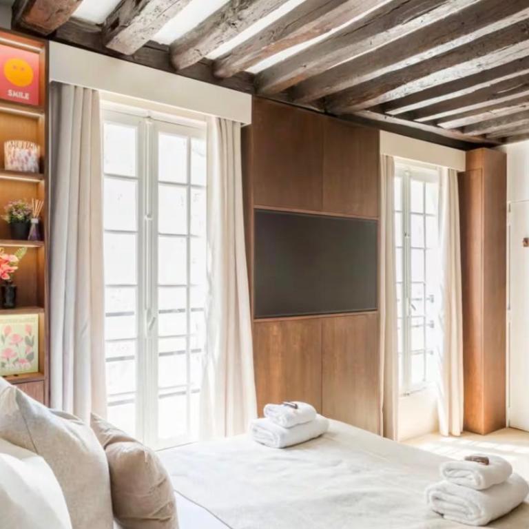 M1 - Magnificent Studio in Le Marais's Heart - One-Bedroom Apartment - 11