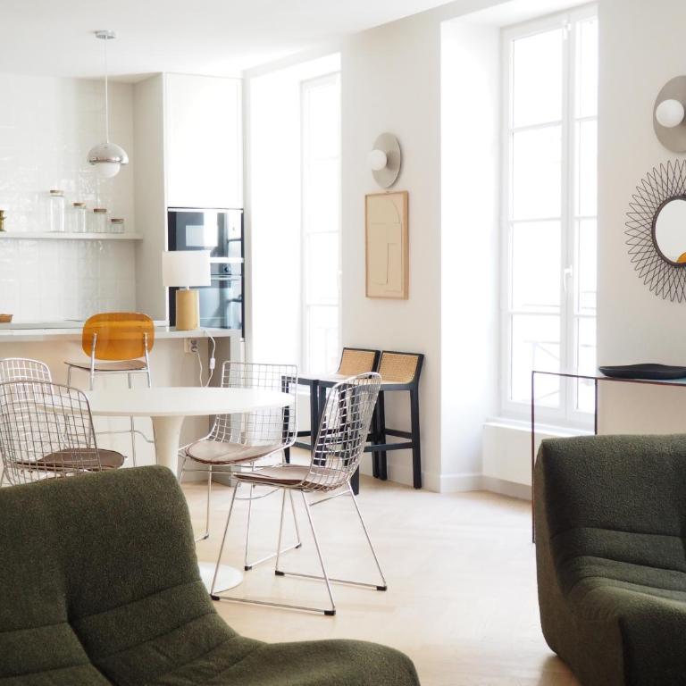 Beautiful bright apartment near Champs Elysées - Two-Bedroom Apartment - 2