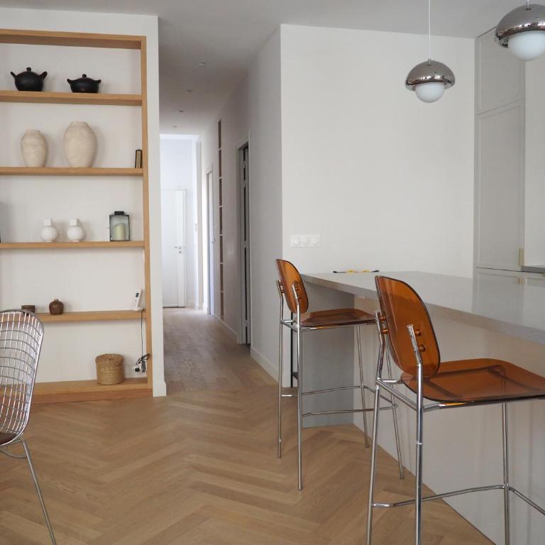 Beautiful bright apartment near Champs Elysées - Two-Bedroom Apartment - 12