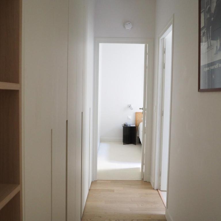 Beautiful bright apartment near Champs Elysées - Two-Bedroom Apartment - 21