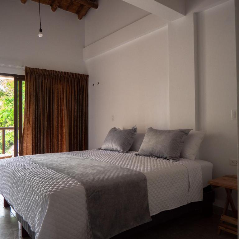 Paradise Project Hostal - Suite with Balcony - 2