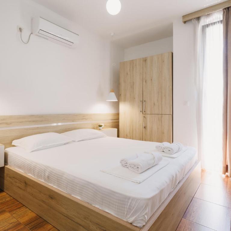 Apartments Stanaj - Dvokrevetna Soba sa Bračnim Krevetom - 1
