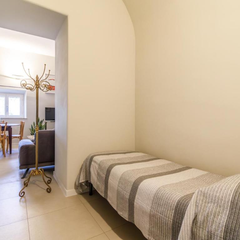 GuestHost - Porta Romana Studio & Apartment with Parking - Appartamento - 8