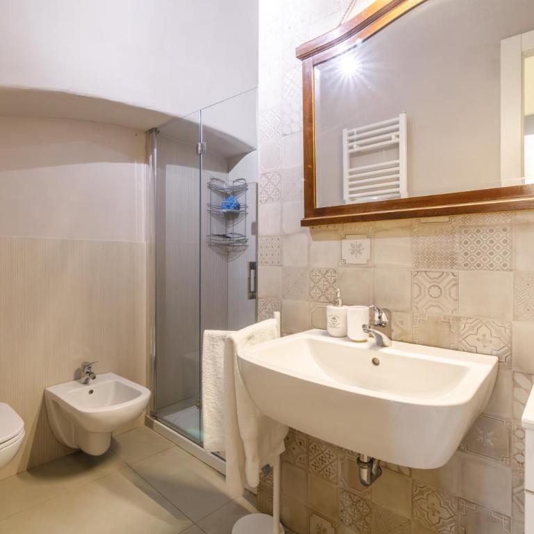 GuestHost - Porta Romana Studio & Apartment with Parking - Appartamento - 9
