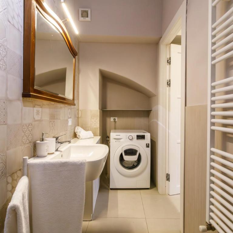 GuestHost - Porta Romana Studio & Apartment with Parking - Appartamento - 10