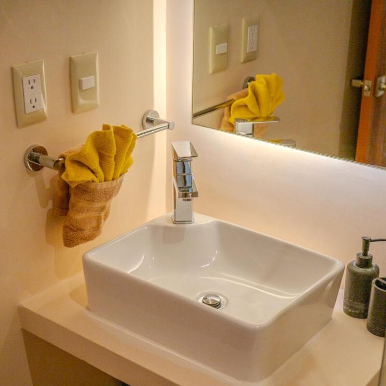 Modern Condo with Pool Fast Wifi Perfect - Apartamento de 2 dormitorios - 37