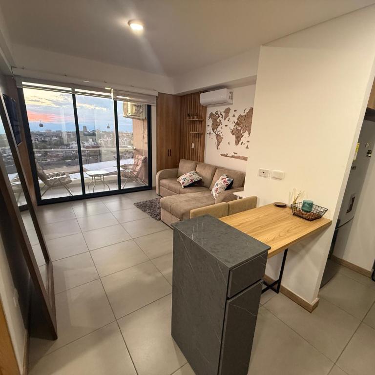 Apartaestudio en la mejor zona de la ciudad - Pinares 502 - One-Bedroom Apartment - 1