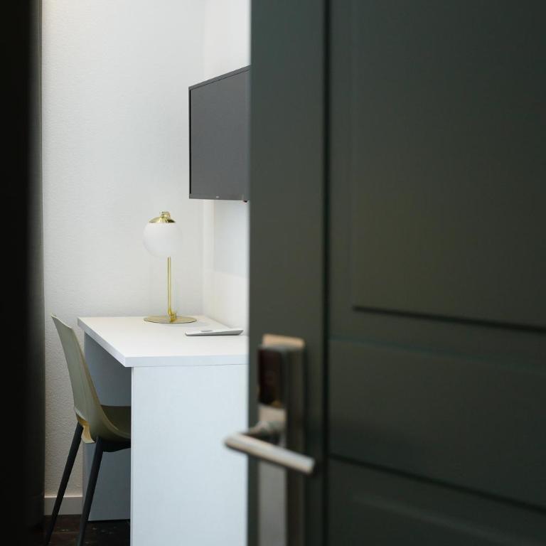 Boutique Hotel Piazza Grande Locarno - Easy Self Check-In - Camera Matrimoniale Standard - 5