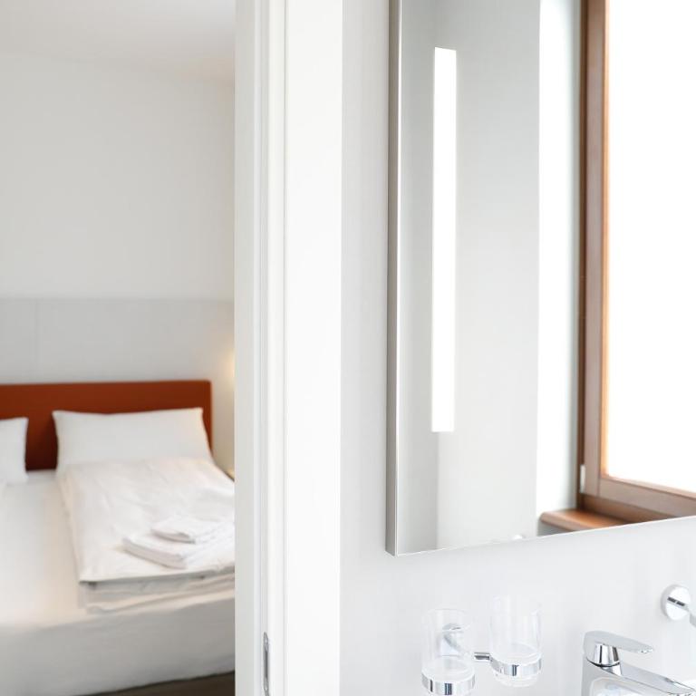 Boutique Hotel Piazza Grande Locarno - Easy Self Check-In - Camera Matrimoniale Standard - 8