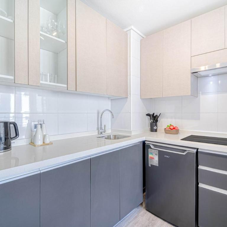 Vista Capital 2D 2B with Wifi and AC - Two-Bedroom Apartment - 14