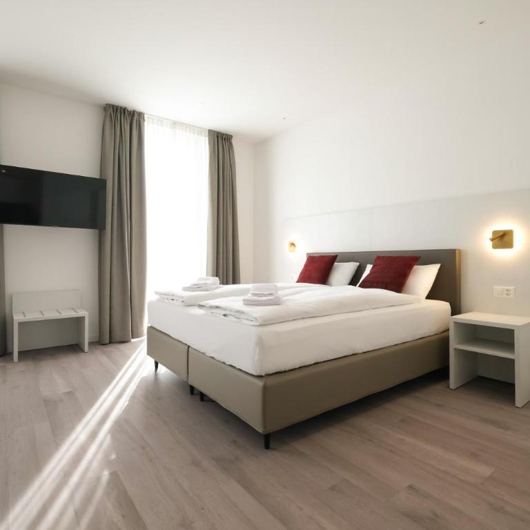 Boutique Hotel Piazza Grande Locarno - Easy Self Check-In - Junior Suite con Balcone - 7