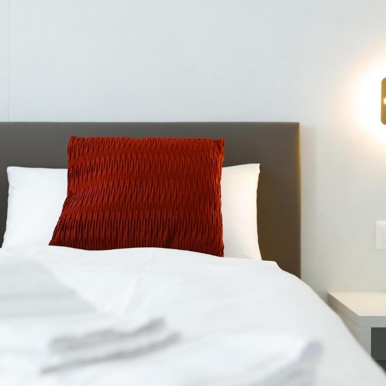 Boutique Hotel Piazza Grande Locarno - Easy Self Check-In - Junior Suite con Balcone - 9