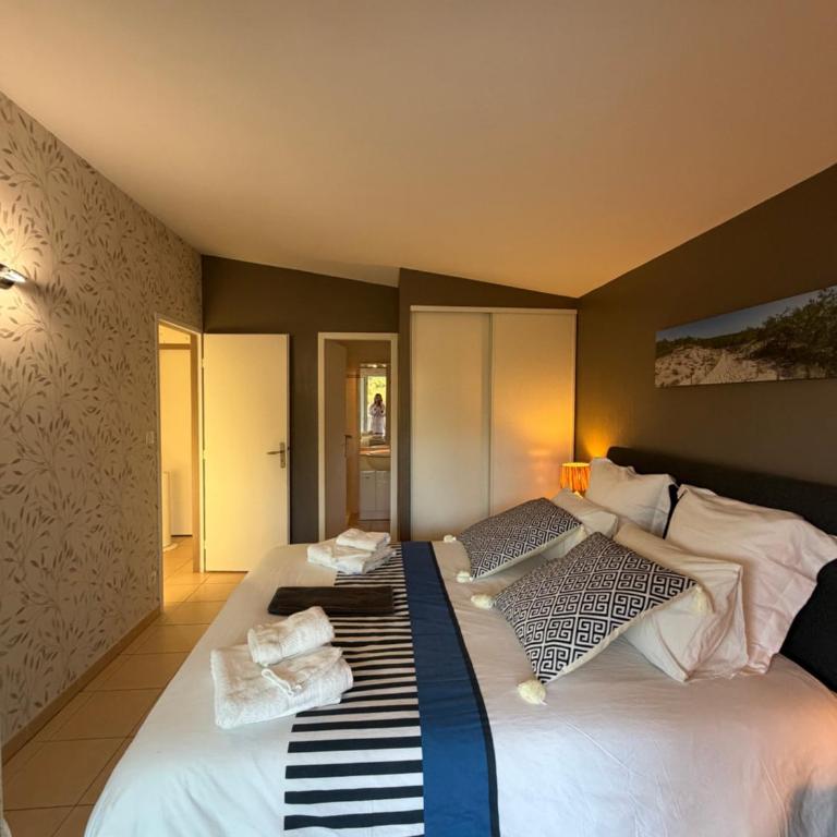 Villa Luxe piscine chauffée, 4 chambres, surplombant le golf entre océan & lac Plage à 5 min - Villa - 35