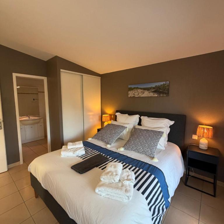 Villa Luxe piscine chauffée, 4 chambres, surplombant le golf entre océan & lac Plage à 5 min - Villa - 29