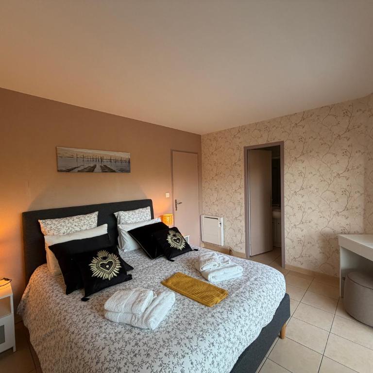 Villa Luxe piscine chauffée, 4 chambres, surplombant le golf entre océan & lac Plage à 5 min - Villa - 33