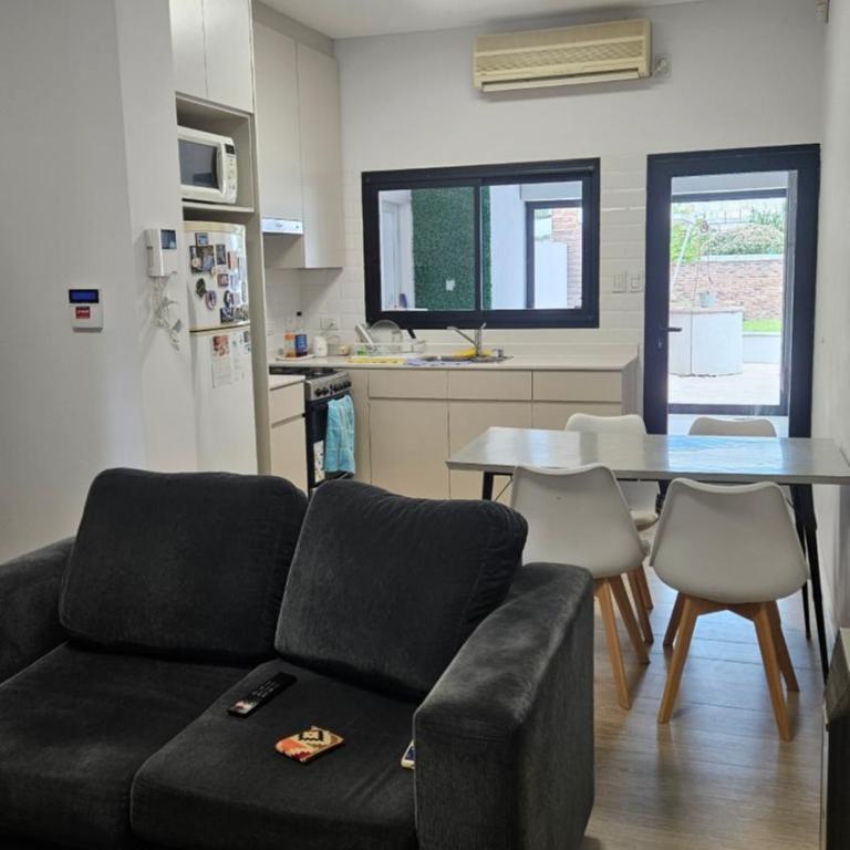 Departamento, con cochera y patio - One-Bedroom Apartment - 9