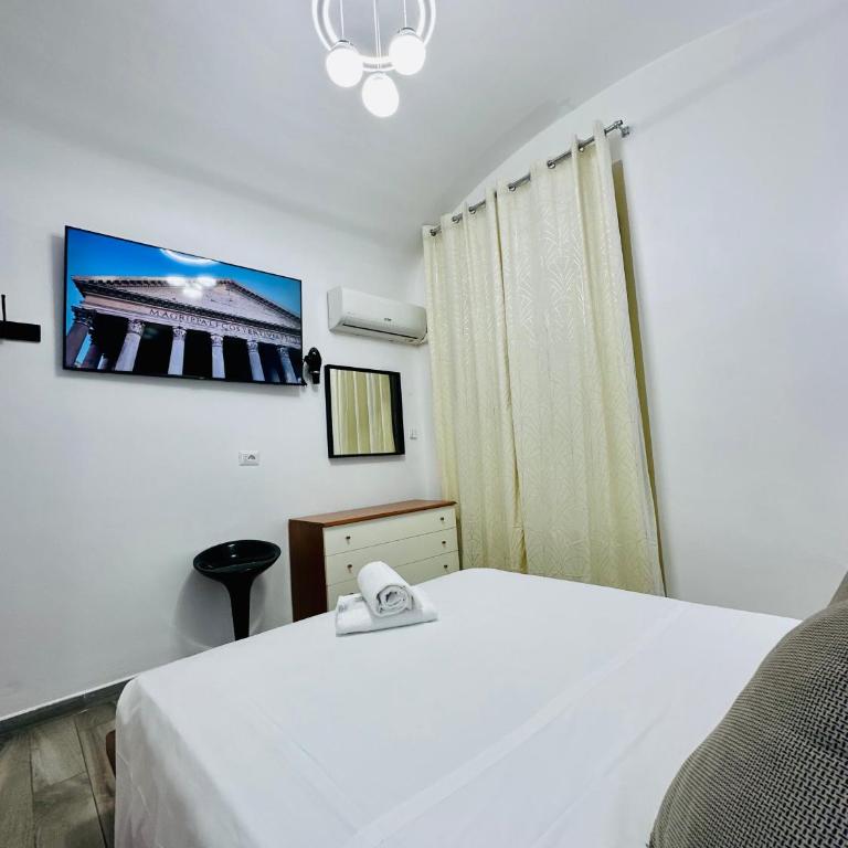 Breking Roma - Camera Matrimoniale con Bagno Privato Esterno - 13