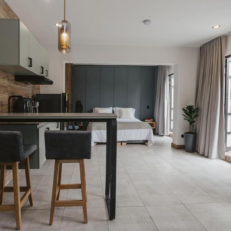 Nomadic Boutique Living and Experience Center - One-Bedroom Deluxe Apartment - 5