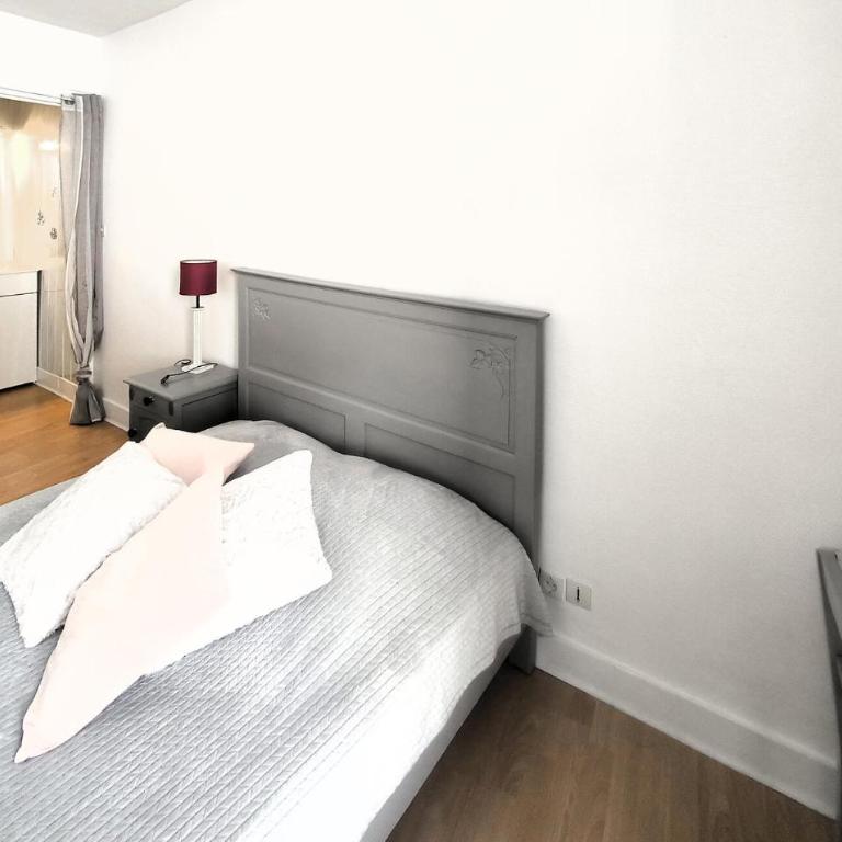 Charmante Maison De Ville - Five-Bedroom Holiday Home - 13