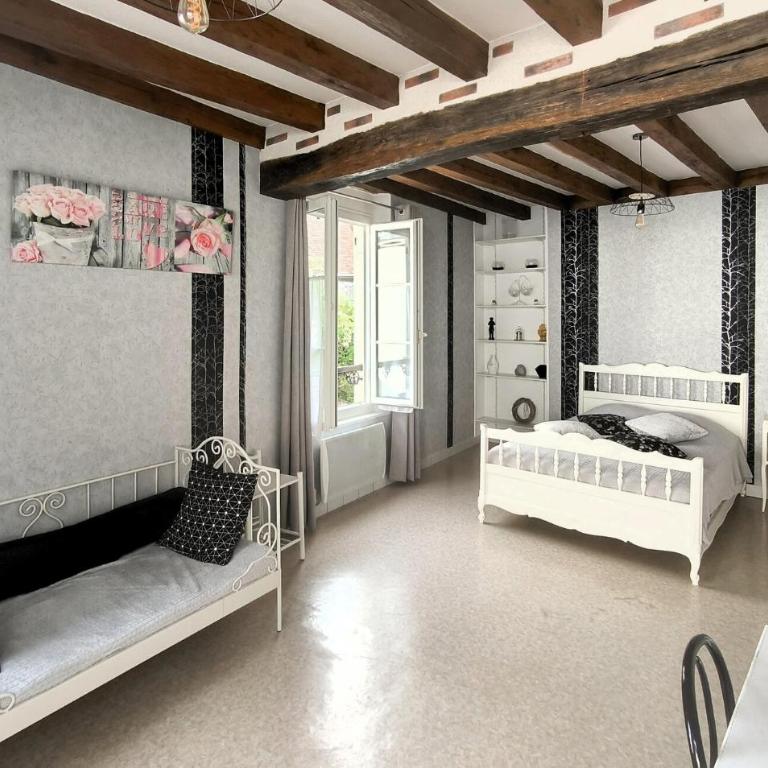 Charmante Maison De Ville - Five-Bedroom Holiday Home - 16