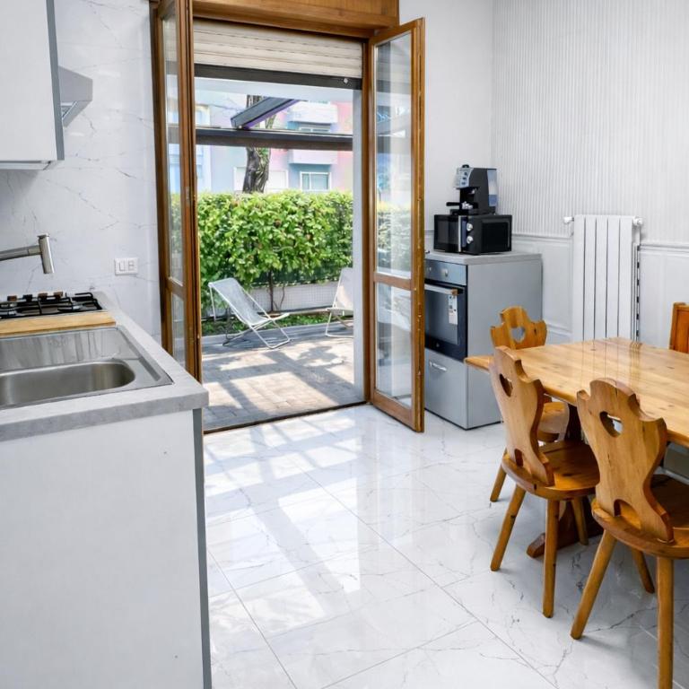 Bed & Garage Apartment in Villa - Appartamento con 2 Camere da Letto - 13