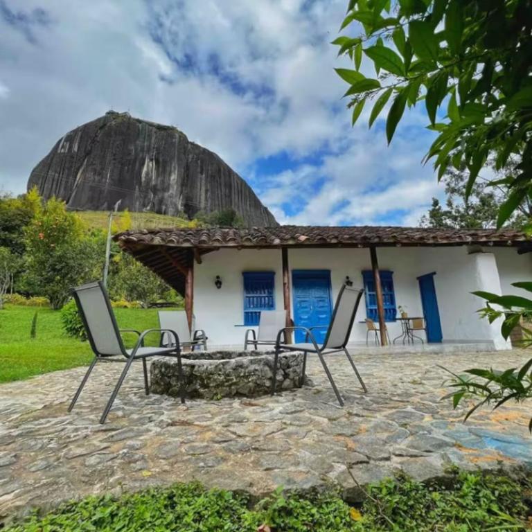 Guatape, Cabaña con Salida al Lago y vista a la Piedra - Casa con 1 dormitorio - 4