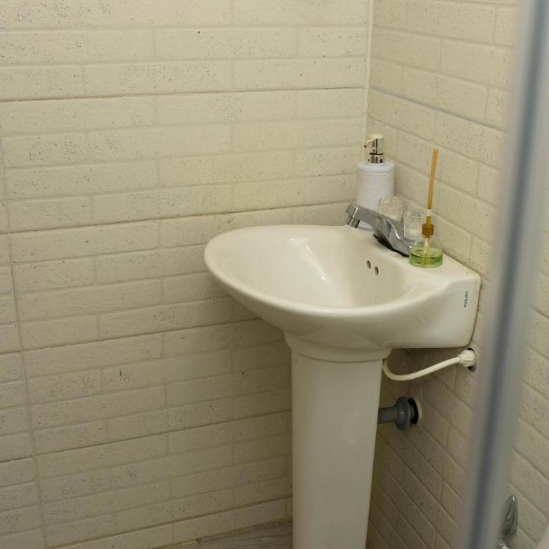 Newly Renovated & Modern Apt Near Top Attractions - Apartamento Estándar - 12