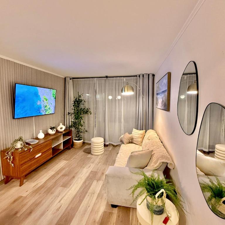 Departamento con estacionamiento incluido, Ideal para ir de compras y conectar con puntos turísticos - Two-Bedroom Deluxe Apartment - 1