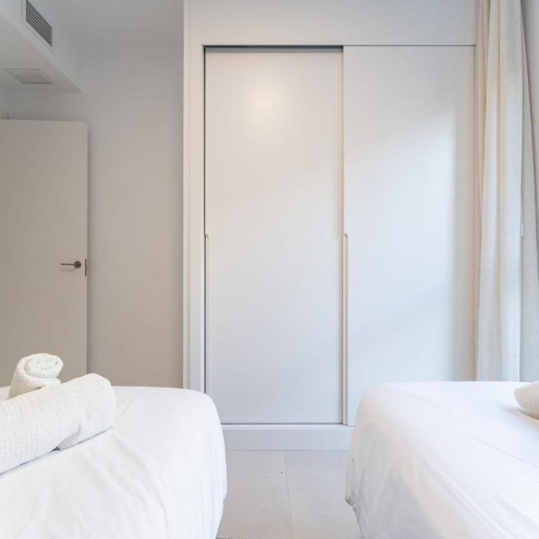 Coastal Retreat with shared pool, Fuengirola - Apartamento de 3 dormitorios - 21