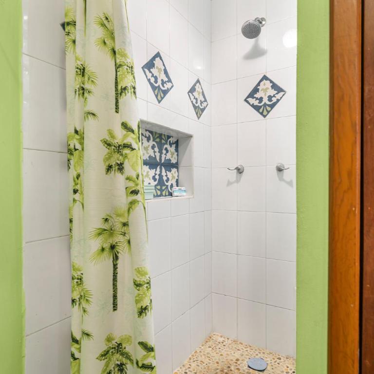 Casa Cielo Studio 1 with Tropical Garden Patio - Studio with Garden View - 15