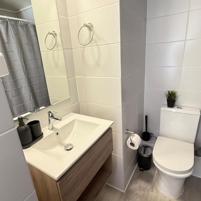 Style & Comfort in Santiago Downtown subway Wifi AC - One-Bedroom Apartment - 51