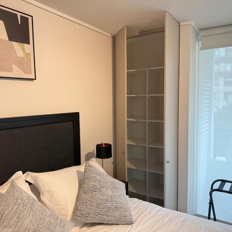 Style & Comfort in Santiago Downtown subway Wifi AC - One-Bedroom Apartment - 5