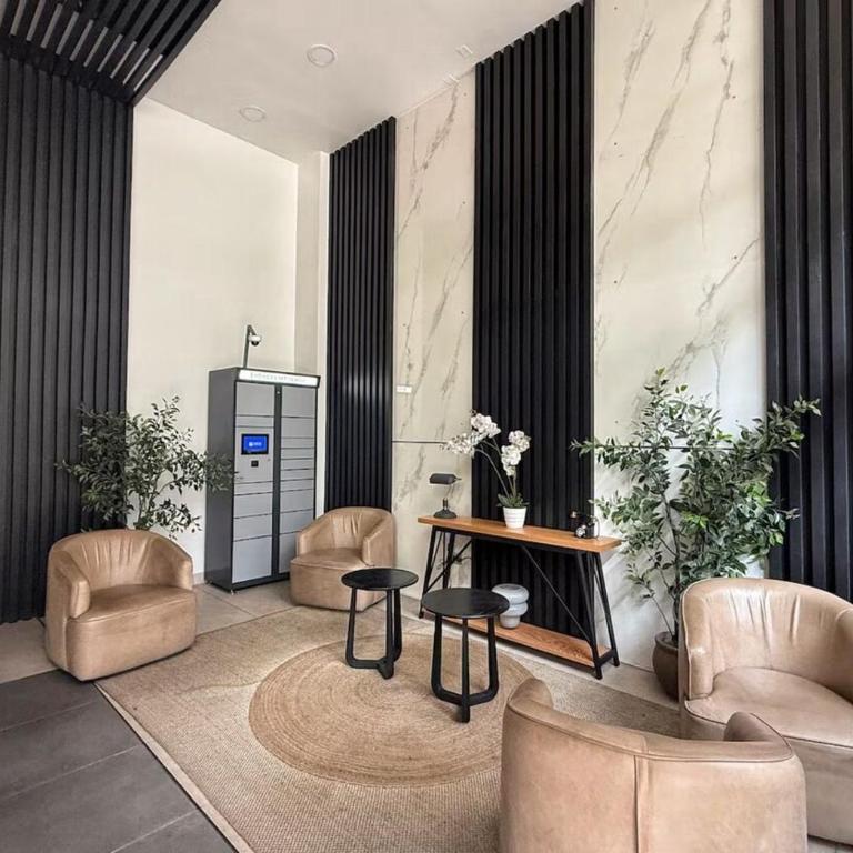 Style & Comfort in Santiago Downtown subway Wifi AC - One-Bedroom Apartment - 12