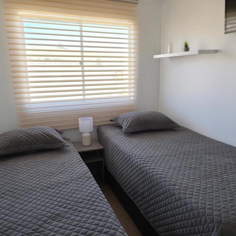 Alojamiento completo moderno - Two-Bedroom House - 8