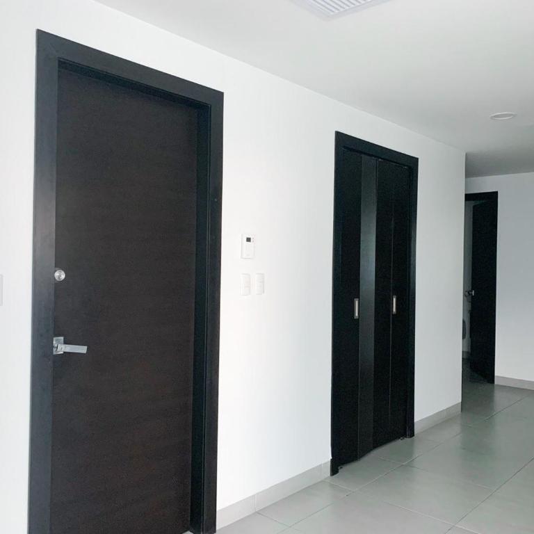 Departamento de 2 habitaciones frente a Mall del Sol - 5 min del aeropuerto - Two-Bedroom Apartment - 24