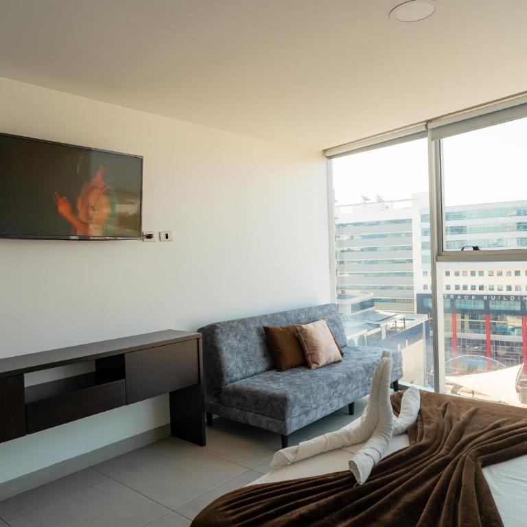 Departamento de 2 habitaciones frente a Mall del Sol - 5 min del aeropuerto - Two-Bedroom Apartment - 42