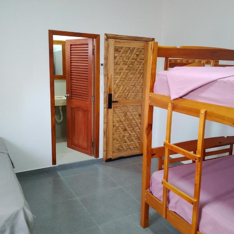 Fifi Shouse - Habitación Triple con baño privado - 2