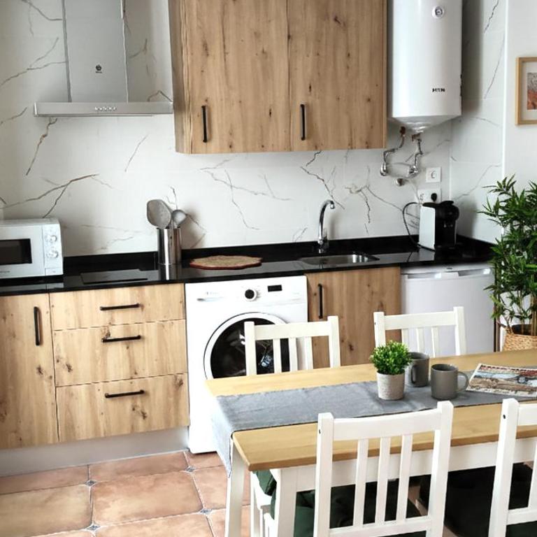 Central studio in San Pablo Salamanca by beBalmy - One-Bedroom Apartment - 5