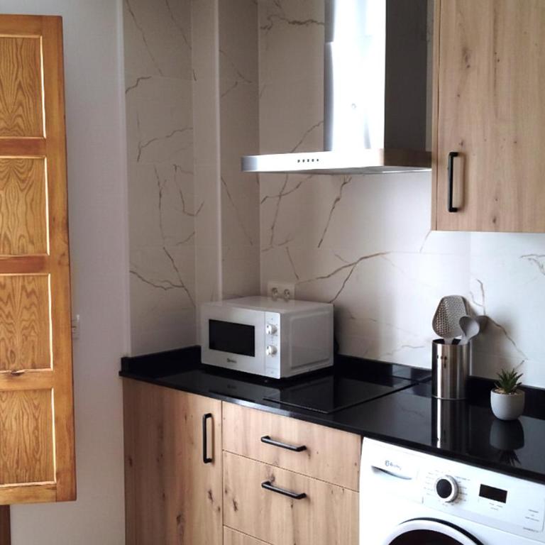 Central studio in San Pablo Salamanca by beBalmy - One-Bedroom Apartment - 4