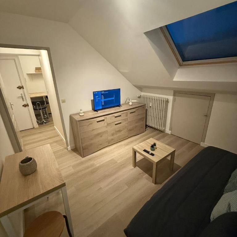 Renovated studio Place Saint-Sauveur, Caen city center - Appartamento con 1 Camera da Letto - 1