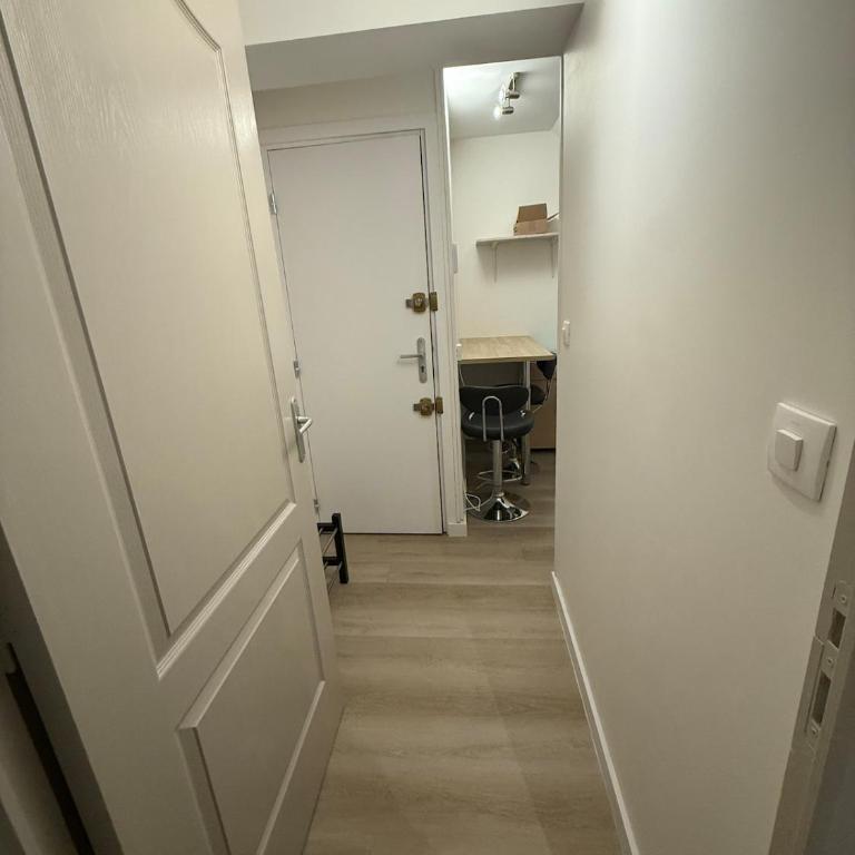 Renovated studio Place Saint-Sauveur, Caen city center - Appartamento con 1 Camera da Letto - 5