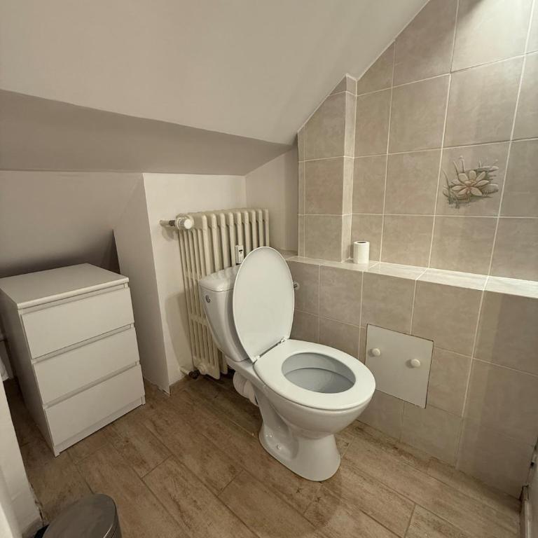 Renovated studio Place Saint-Sauveur, Caen city center - Appartamento con 1 Camera da Letto - 10